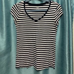 Old Navy striped v neck